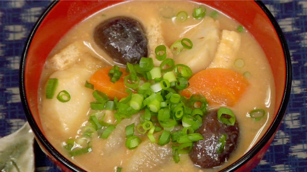 Công thức Natto-jiru (Canh miso rau củ với đậu nành lên men) - Cooking with Dog